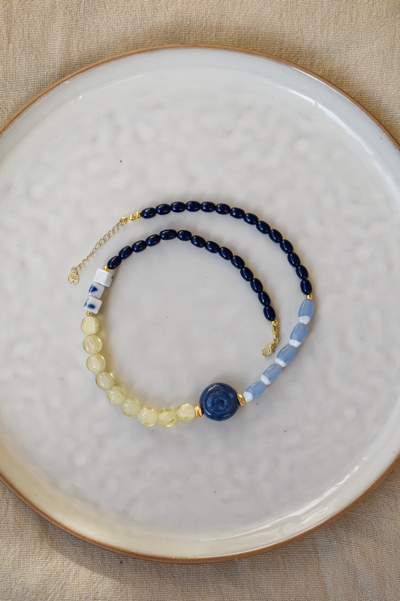 Collar No 11